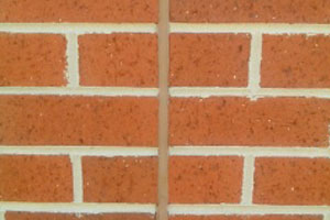 External caulked expansion joint in brickwork